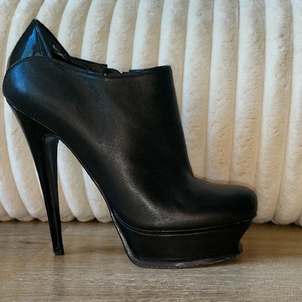 Yves Saint Laurent Womens Tribute 105 Black Leather Platform Heeled Ankle Boots